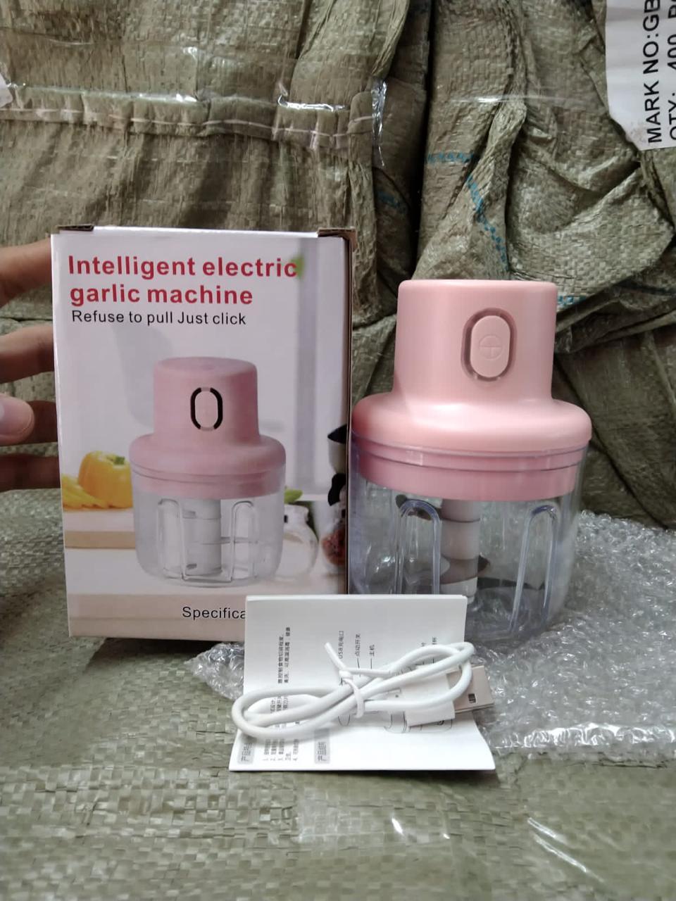Mini Electric Garlic Chopper – Chop Garlic, Onions & Veggies in Seconds
